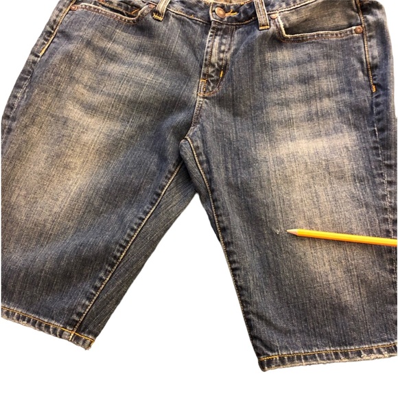 Juniors/WMS JimmyZ Denim Shorts Size 9/10R. - Picture 4 of 6